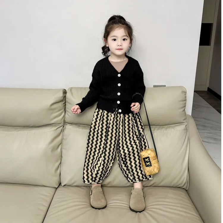 韩版童装2026秋装黑色针织毛衣开衫儿童外套男女童波浪纹休闲裤