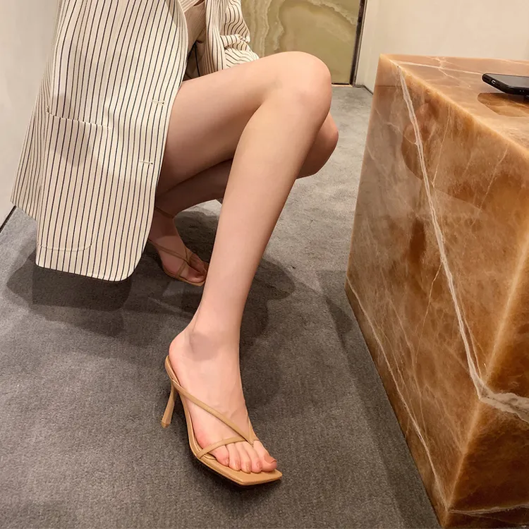 拖鞋女夏外穿防滑防臭  方头夹趾凉拖鞋白色一字带高跟凉鞋女百搭