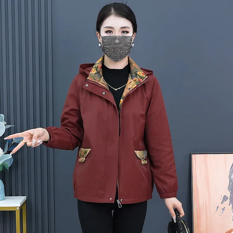 中老年外套女士2025春秋新款时尚国风大码风衣60-70岁高档妈妈装