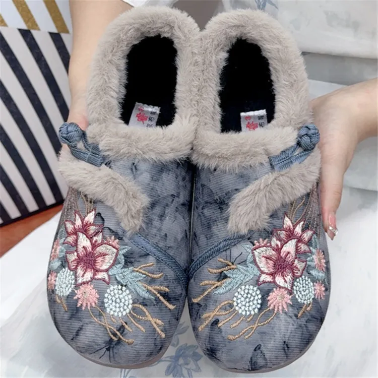 冬季加绒加厚保暖女士棉鞋复古民族风绣花妈妈鞋新款老北京布鞋