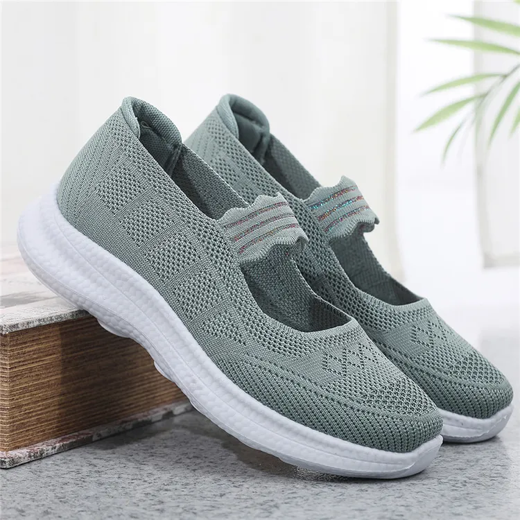 老北京布鞋新款女鞋妈妈鞋透气舒适中老年健步鞋软底浅口休闲网面