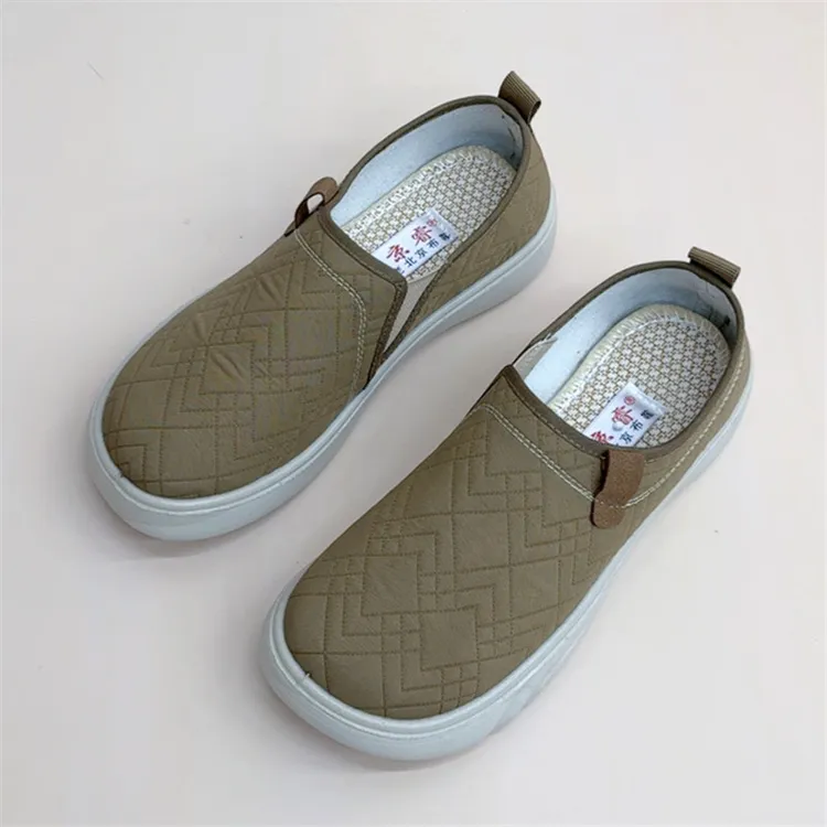 秋季新款老北京布鞋轻便舒适透气女士单鞋软底舒适平底妈妈鞋