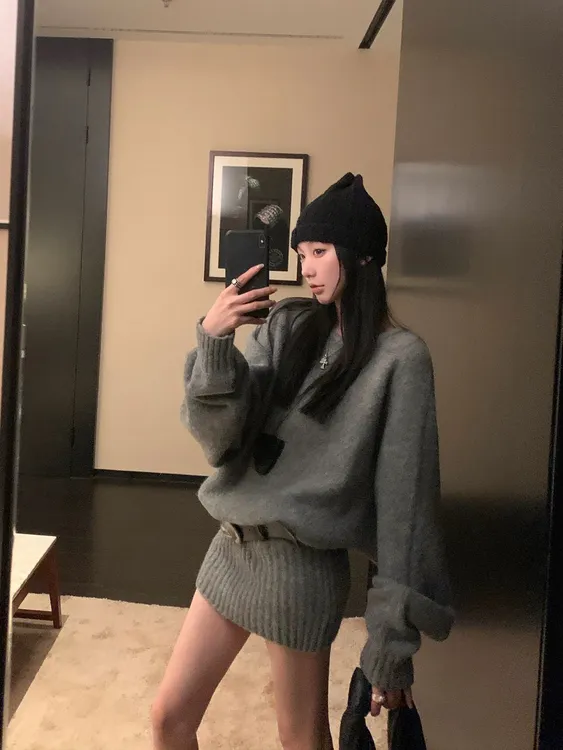 纯欲风斜肩收腰显瘦灰色长袖针织连衣裙女秋冬辣妹修身包臀短裙子