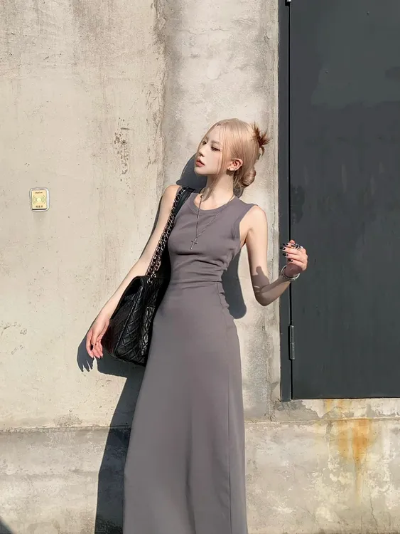 法式气质灰色无袖背心连衣裙女夏高级设计感小众小个子收腰长裙子