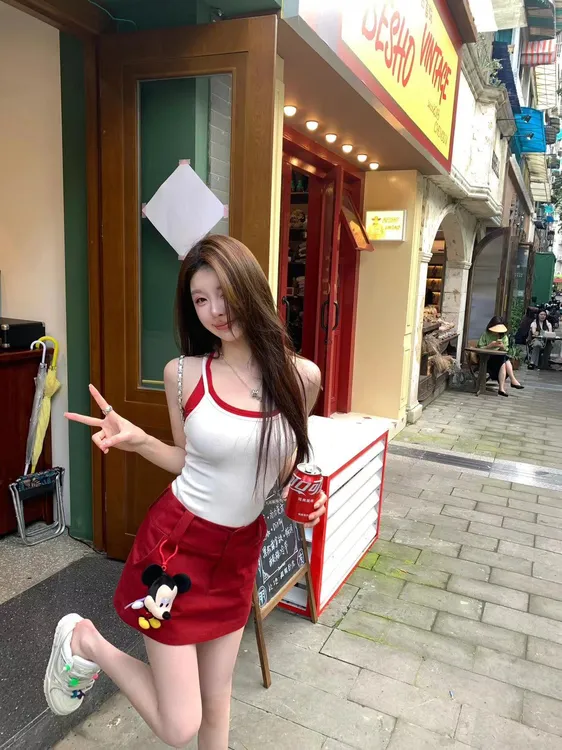 假两件小吊带背心女装夏季纯欲内搭辣妹修身显瘦短款无袖上衣外穿