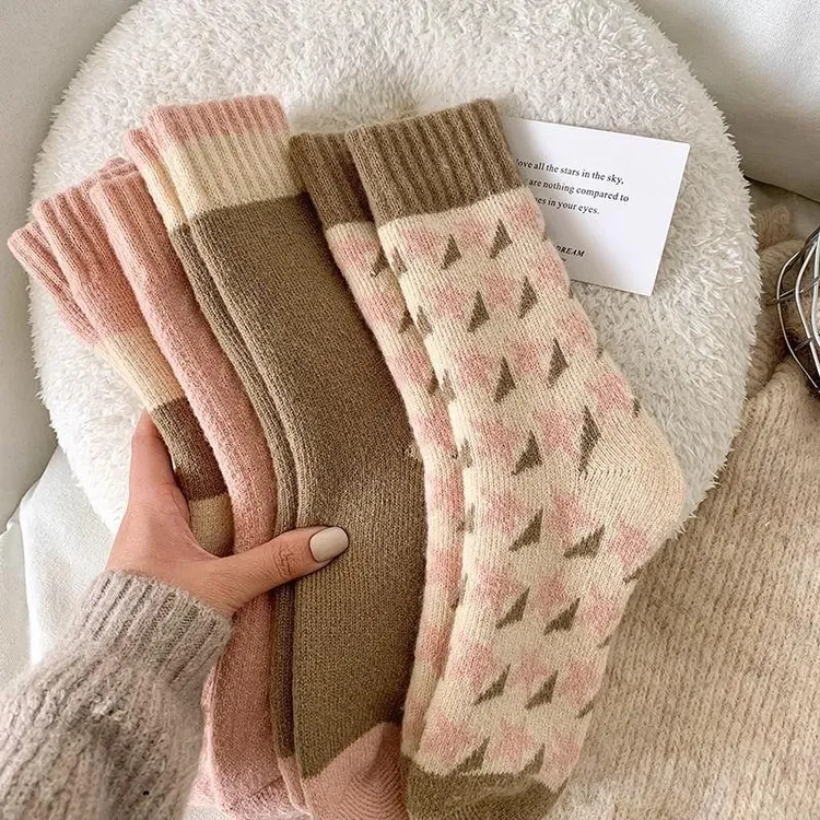 厚袜子女秋冬款中筒袜潮网红款冬天高筒加绒加厚保暖纯色毛圈长袜