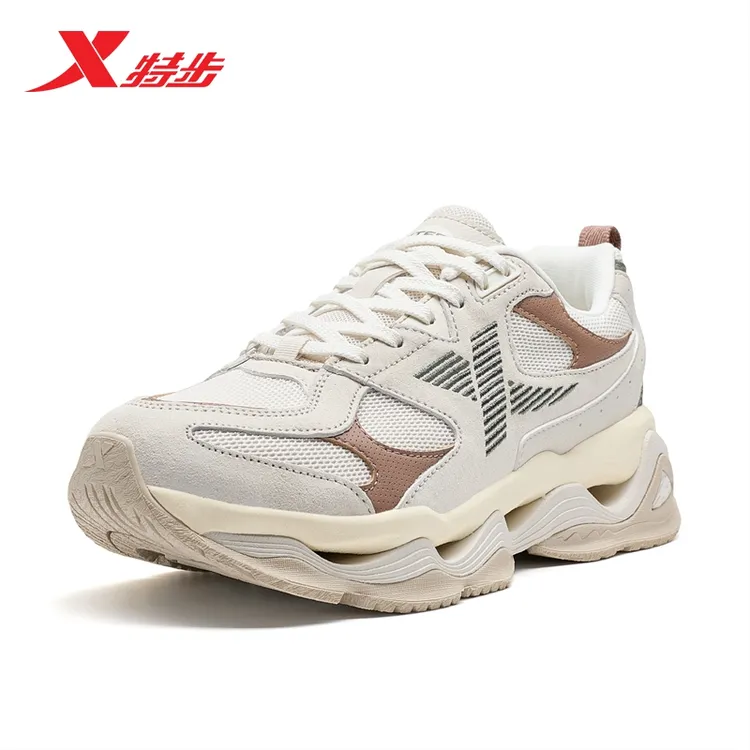 XTEP/特步特步游吟休闲鞋女复古老爹系列轻便户外鞋运动鞋子女