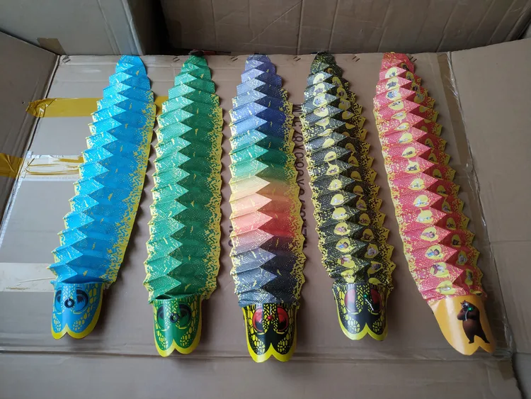 买一发六拉线纸地龙毛毛虫地摊庙会怀旧玩具拉线糖宝一拉就跑