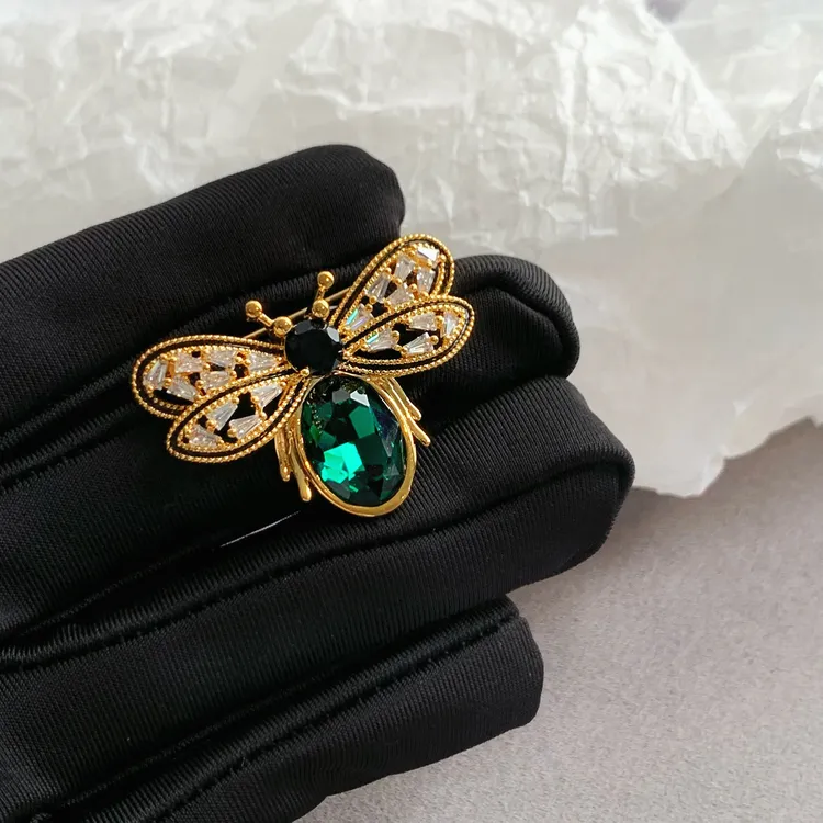 米梵缇 铜合金合成锆石胸针 小蜜蜂胸针高档女设计感高级胸花别针