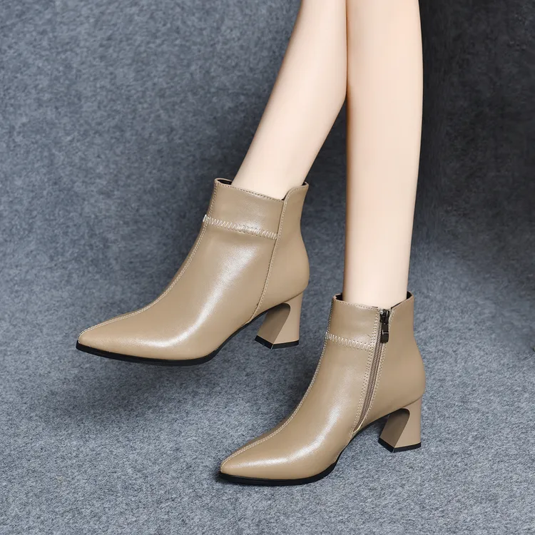 2024新款秋冬季软皮小短靴女真皮高跟女鞋尖头马丁靴加绒时尚靴子