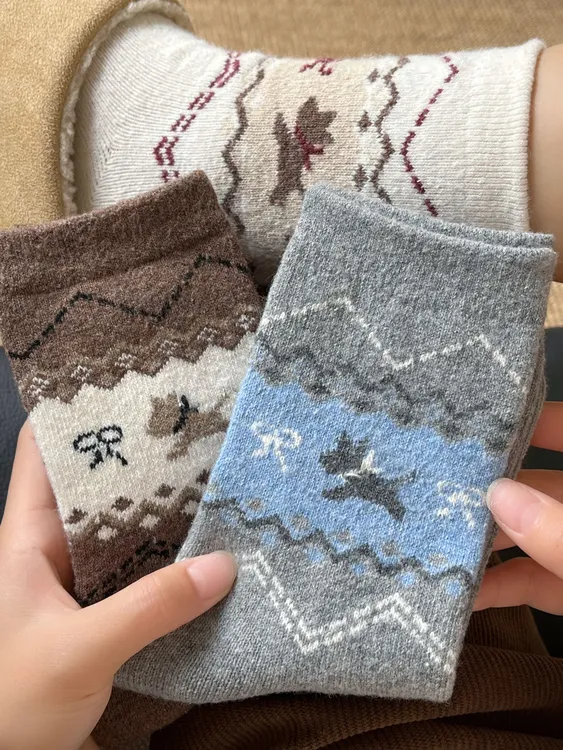 费尔岛羊毛小狗袜子秋冬日系可爱中筒袜蝴蝶结设计复古卡通堆堆袜