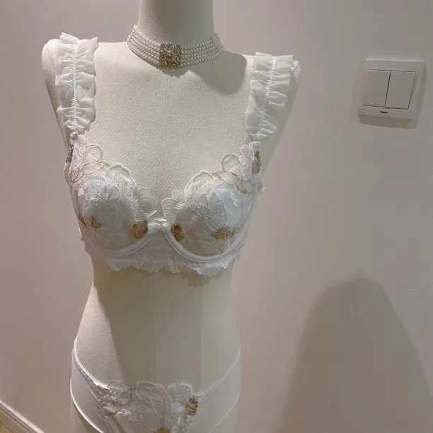 山茶花之夜～法式复古文胸舒适软钢圈上托bra高级感少女内衣套装