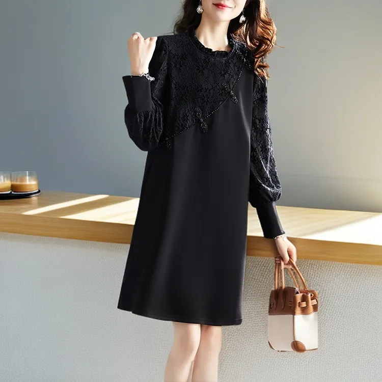 新中式复古盘扣蕾丝拼接假两件宽松连衣裙2025春季新款遮肉减龄款