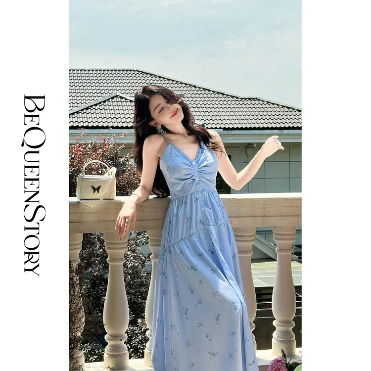 余潇潇【蓝色桔梗】设计感抽褶单排贝壳扣露背收腰吊带连衣裙