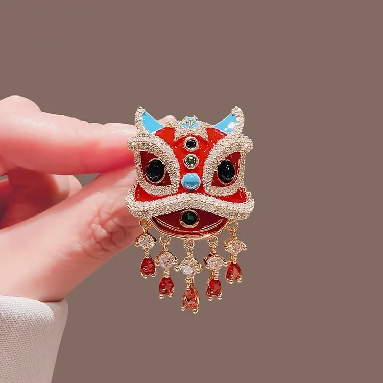 合金胸针 国风国潮醒狮喜庆胸针西装毛衣配饰外套别针高档胸花女