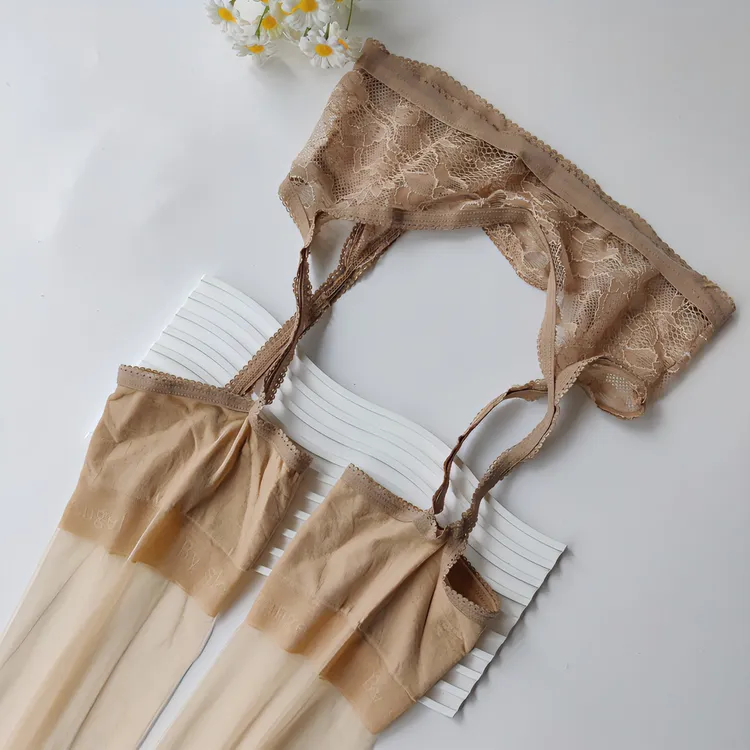 新款2024中秋限定~夏季女士蕾丝吊带网红长筒袜美腿袜防滑夏季性