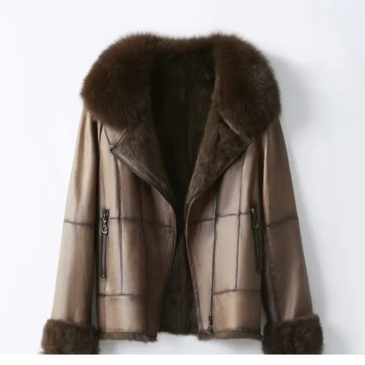 2024秋冬新款潮牌短款外套女士加大码显瘦保暖皮毛一体冬季25233