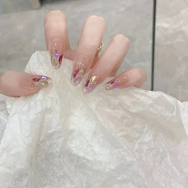 A642-爆款穿戴甲纯欲闪钻美甲批发爆闪手工裸色甲片高级假指甲 