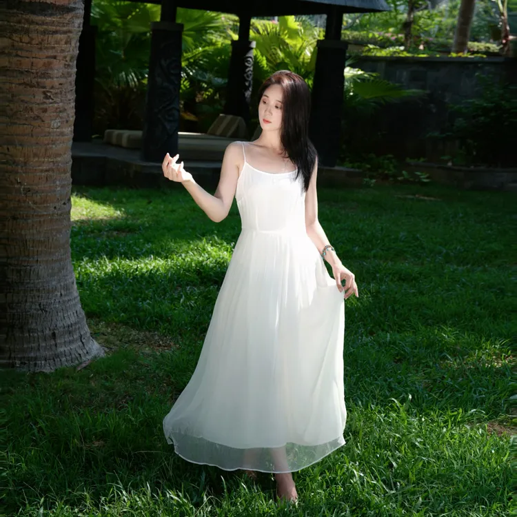 【宫佩Cocoa小苏】大码宽松内搭打底纯色吊带连衣裙海边旅游穿搭