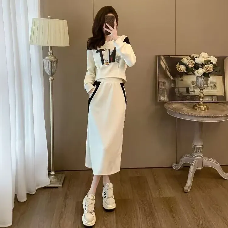 【九玥专属】X1233休闲运动套装裙女2025秋季减龄上衣+半身裙两件套