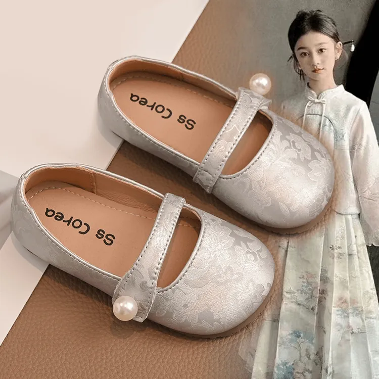 女童公主鞋2024秋季新款儿童刺绣花单鞋软底小女孩马面裙汉服皮鞋