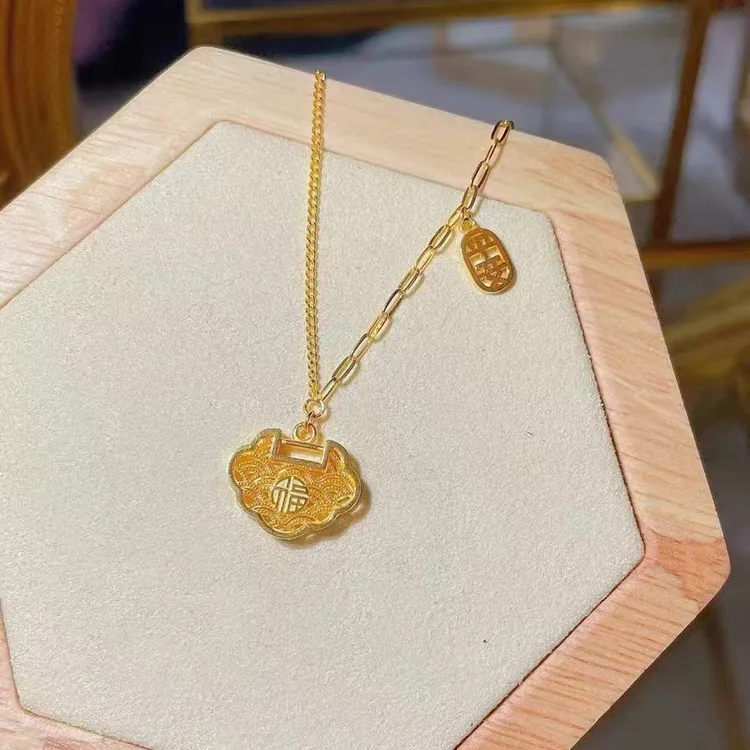 钛钢项链 古典国风款祥云福锁平安锁吊坠镂空设计百搭不掉色