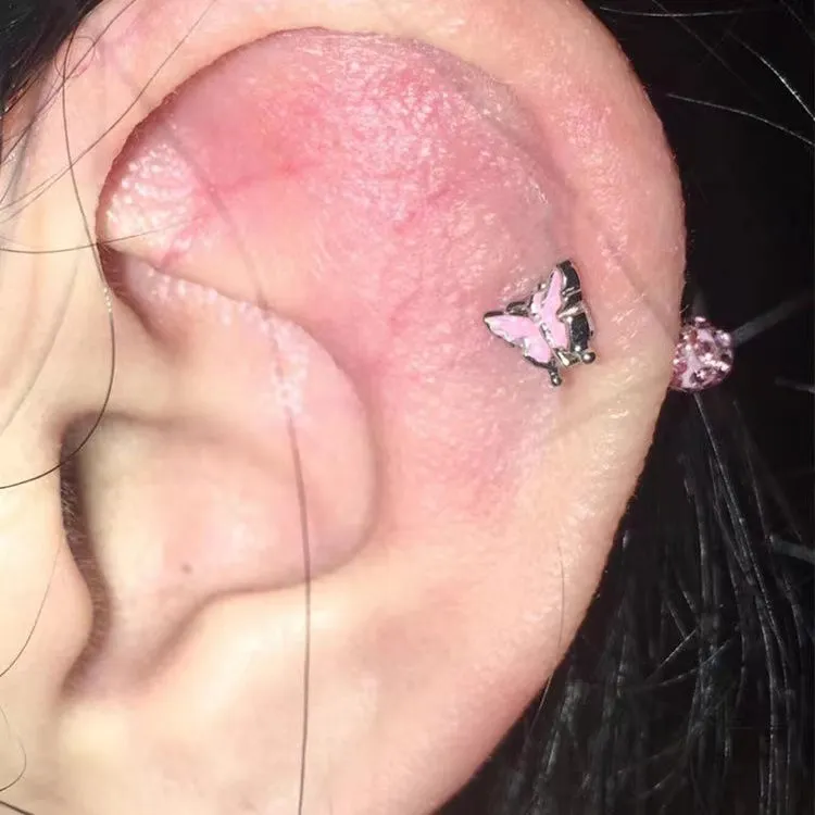 合金耳饰 粉色蝴蝶高级感耳骨钉甜酷精致耳钉独特小众设计感耳饰