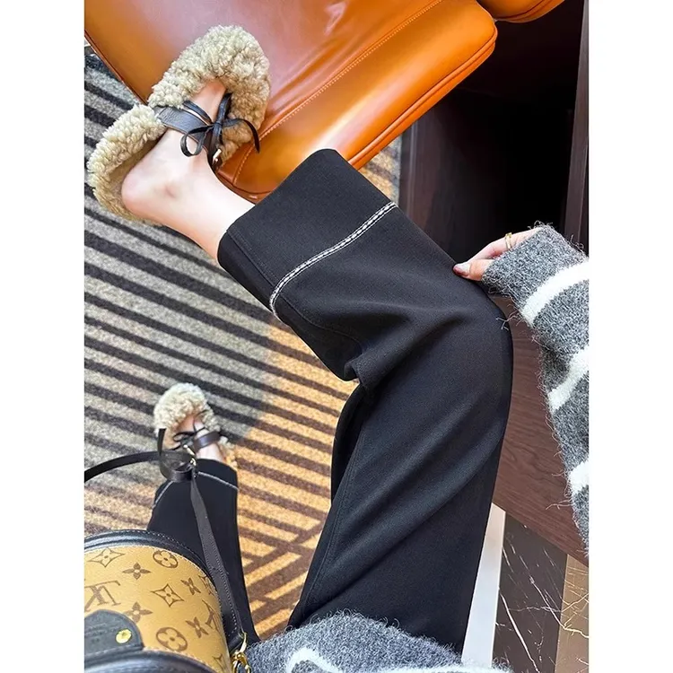 黑色百搭直筒牛仔裤女2025春秋刺绣九分裤大码胖mm遮肉显瘦烟管裤