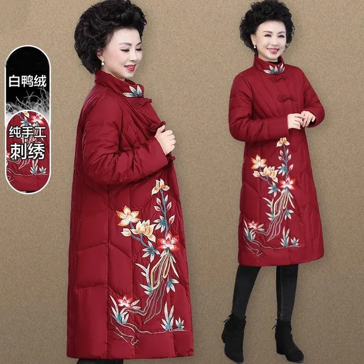 胖妈妈中国风羽绒服女中长款本命年大码中老年人冬装手工刺绣外套