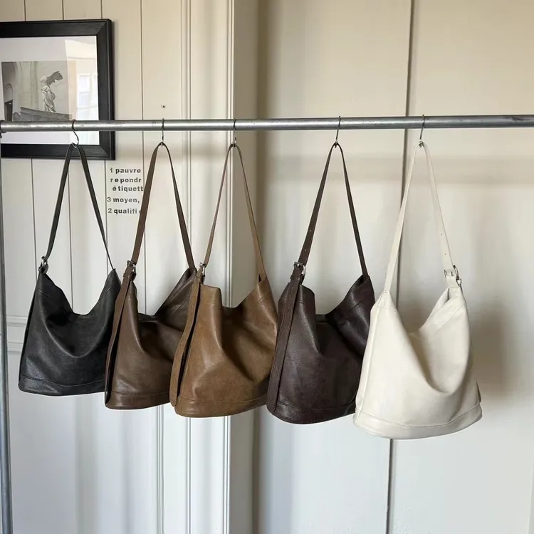 七七  韩系软面早八通勤单肩包2024秋冬款复古百搭休闲斜挎托特包