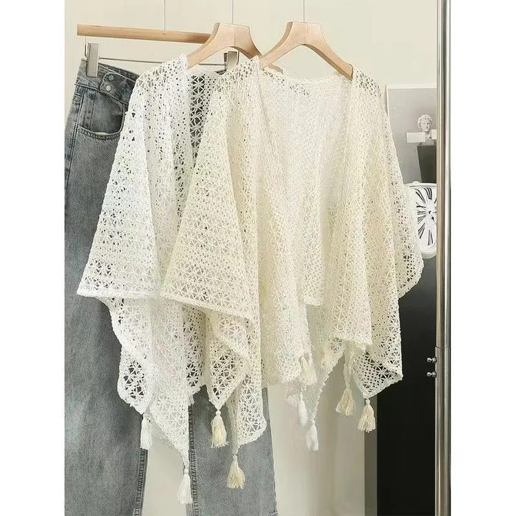 2024年新款蕾丝镂空杏色披肩女外搭斗篷百搭旅行云南大理春夏薄款