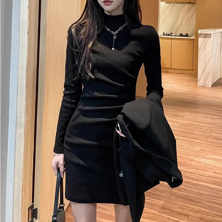 黑色连衣裙女半高领长袖修身包臀裙打底2025秋冬收腰德绒加绒裙子