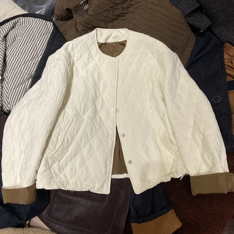 闺蜜家 百搭休闲压格外套