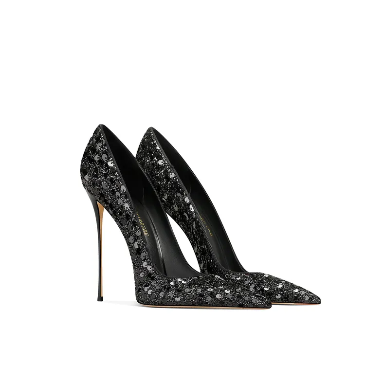 爆款黑色高跟轻奢2025新款气质小个高级尖头加宽大码百搭洋气单鞋