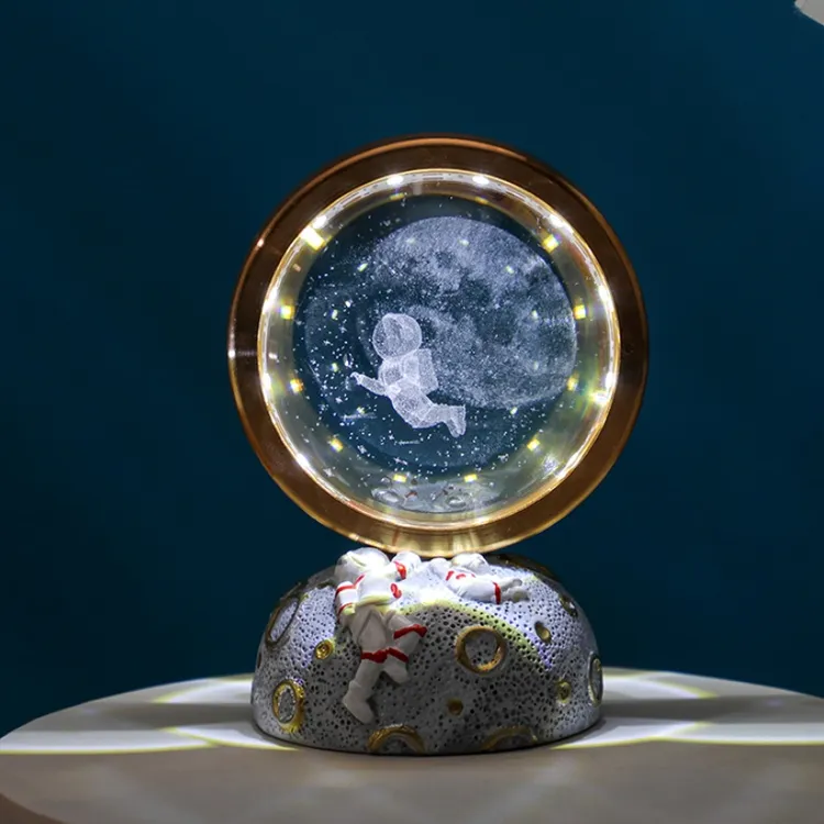 宇航员发光水晶球小夜灯桌面小摆件生日礼物送男朋友兄弟开学礼物