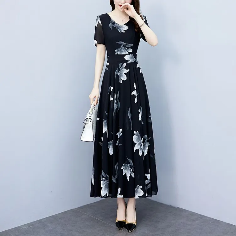 2024夏季新款长款碎花连衣裙大码收腰显瘦漂亮大码遮肚气质长裙子