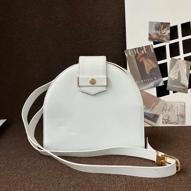 90新 DIOR/迪奥 迪奥苹果斜挎包白色好看