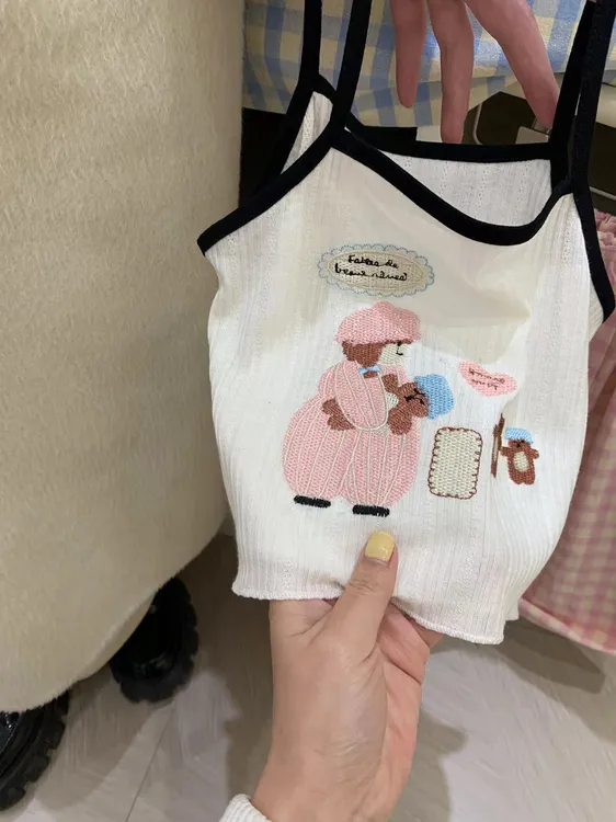 2024年春夏新款可爱刺绣吊带衫百搭无袖女童