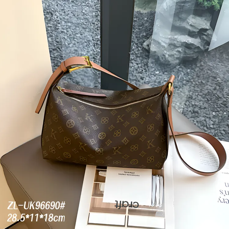 小众大容量女腋下水女士通勤广州包包女款女士包包新款