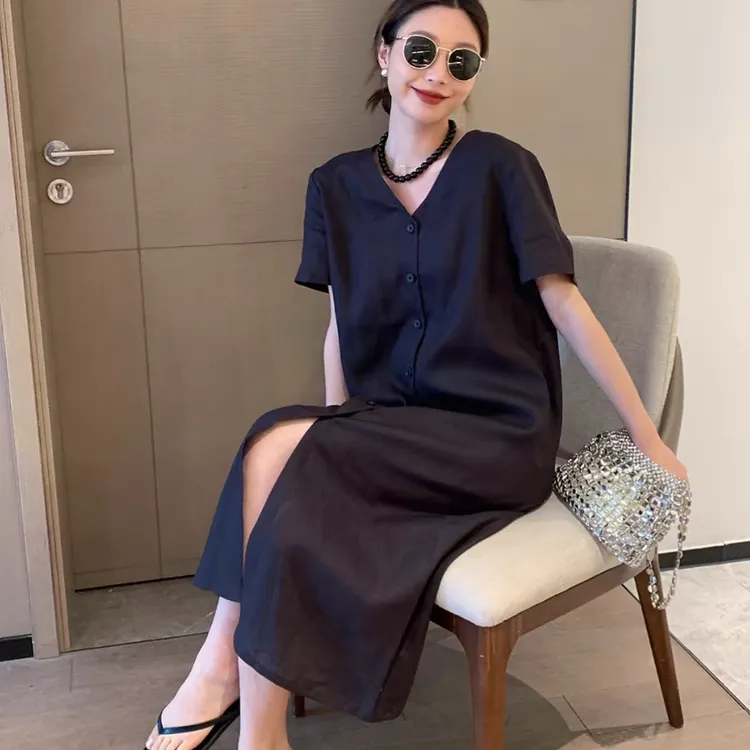 设计感纯色亚麻单排扣V领连衣裙2025夏季新款老钱风松弛感女装麻