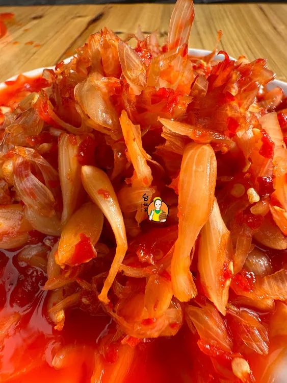 施甸“藠头渣”“藠头果”酸甜口感，偏酸……每瓶500克