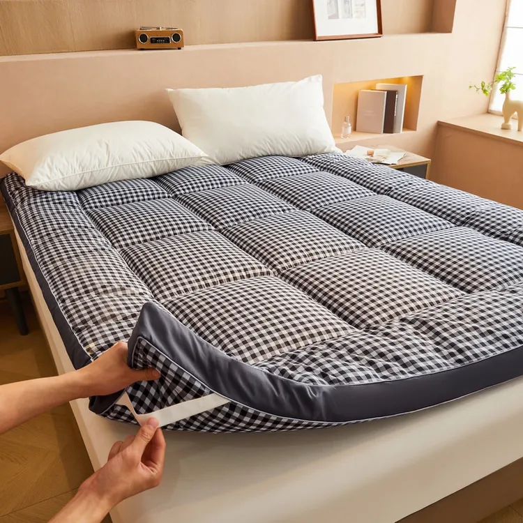 四季款羽丝床垫学生宿舍褥子