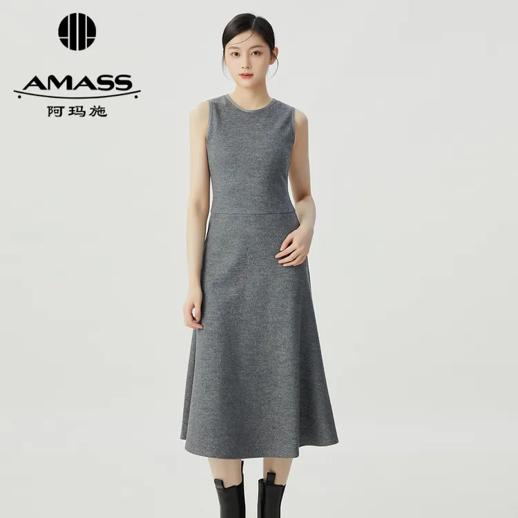 阿玛施AMASS新款绵羊毛极简风细闪质感纯色无袖连衣长裙5500528