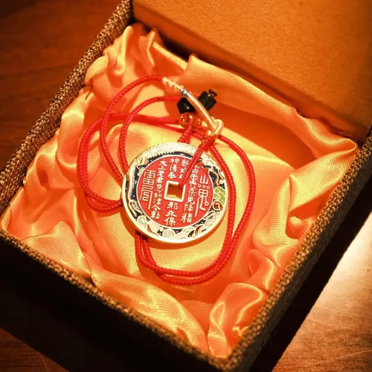 师傅制作 珐琅山贵花钱-龙腾四海挂饰