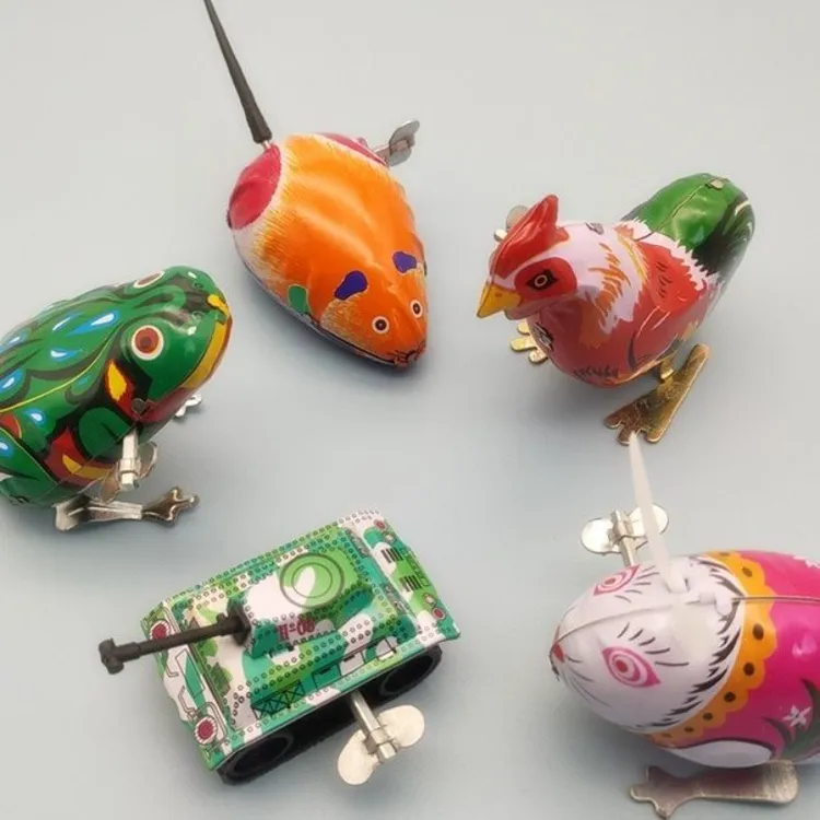 怀旧上链发条跳跳益智铁皮青蛙兔子坦克公鸡地摊适用14岁以上