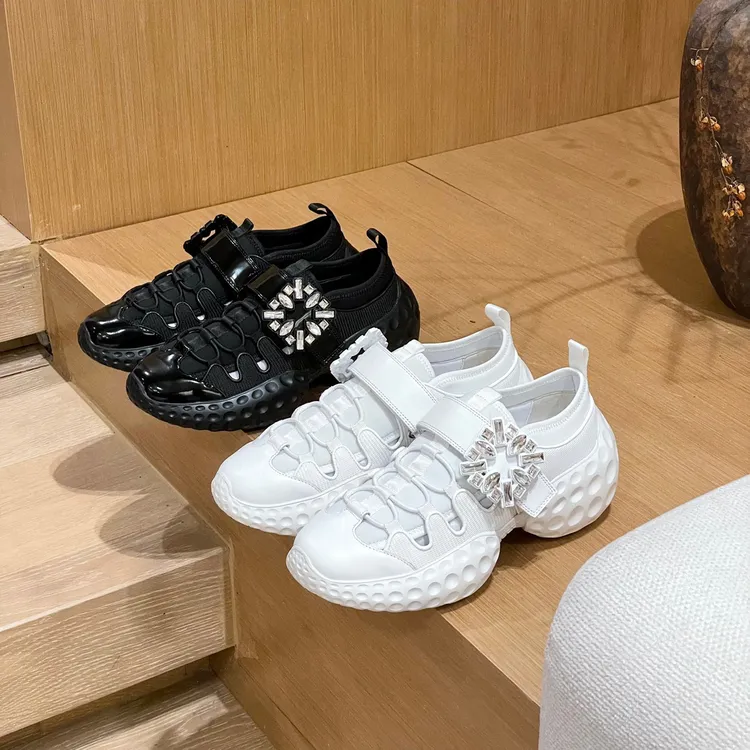 广州高版本方钻扣时尚百搭魔术贴厚底轻便休闲女式运动鞋老爹鞋
