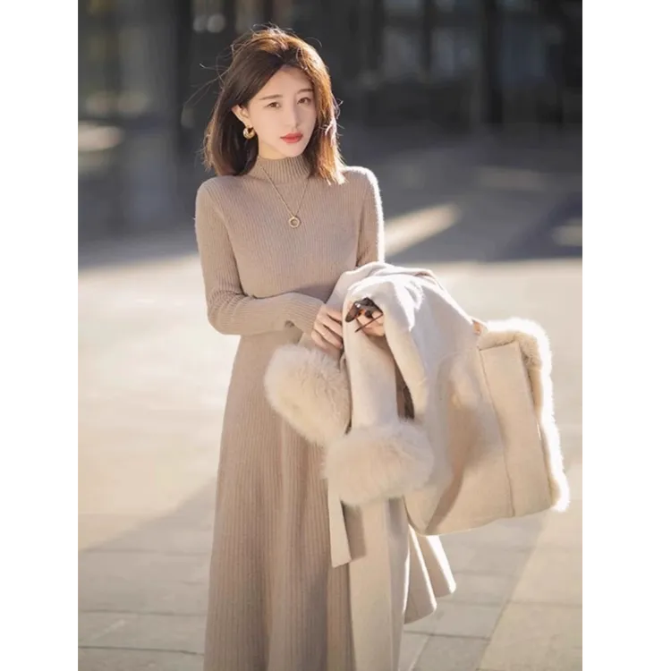配大衣长款过膝毛衣裙女秋冬法式高级感半高领内搭打底针织连衣裙