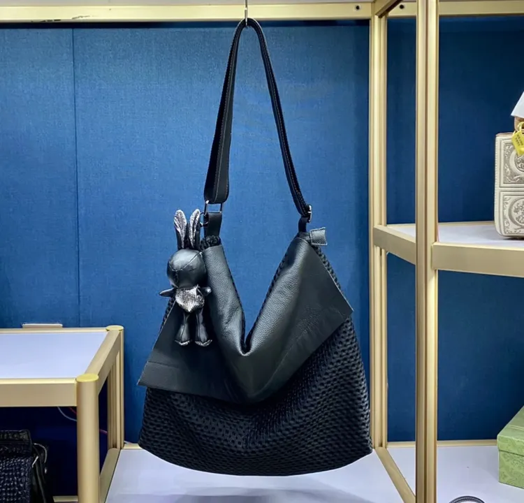 设计师款大斜挎女包百搭黑色托特包简约气质褶皱88115