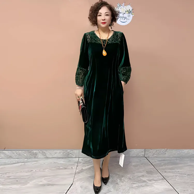 秋季新款中老年妈妈金丝绒烧花连衣裙宽松大码遮肉显瘦洋长裙子潮