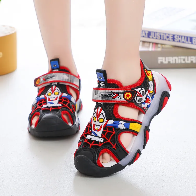 男童凉鞋小孩夏季宝宝软底包头沙滩拖鞋小童发光运动儿童鞋子防滑